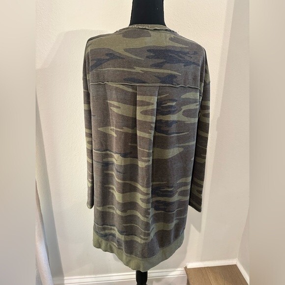 Z Supply Side Slit Cotton Blend Green Camo Weekender Pullover Size XS - Picture 9 of 12